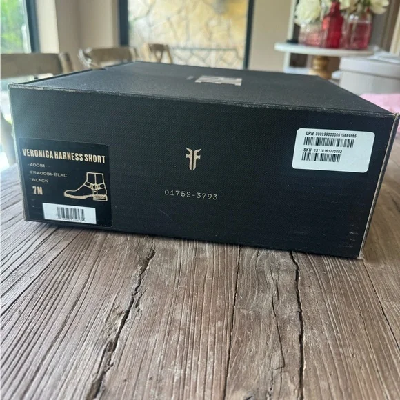 NIB Frye Veronica Harness Short Boots - Picture 4 of 6